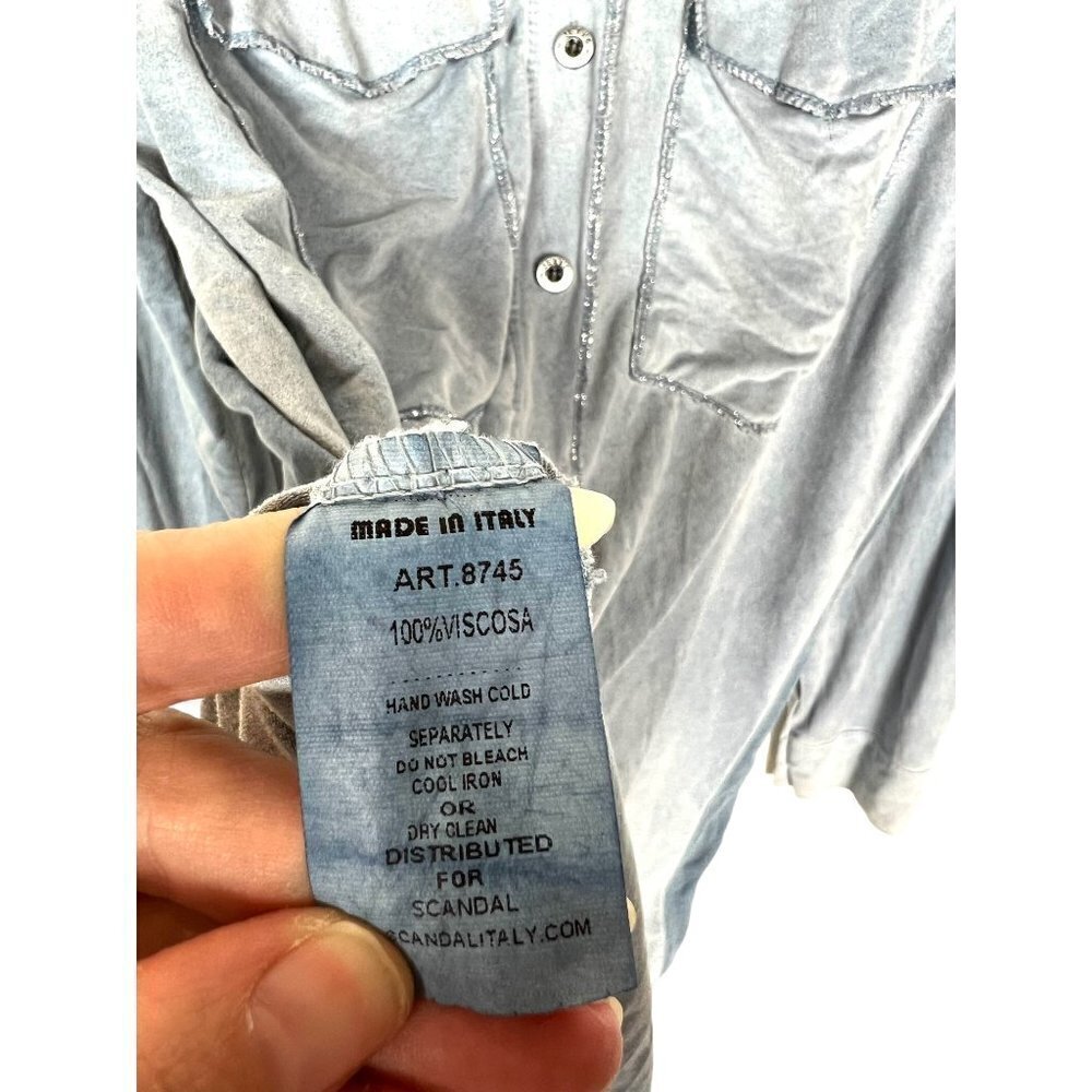 Scandal‎ button up top - Picture 5 of 7